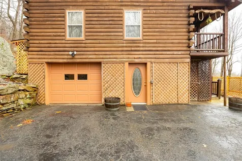 79 E Hook Cross Road Hopewell Junction NY 12533