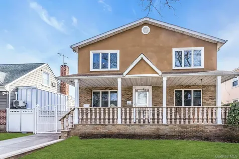 81-43 262nd Street Glen Oaks NY 11004