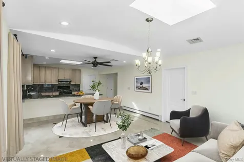 81-43 262nd Street Glen Oaks NY 11004