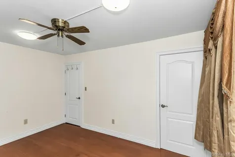 81-43 262nd Street Glen Oaks NY 11004