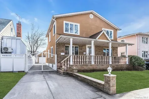81-43 262nd Street Glen Oaks NY 11004
