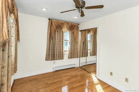 81-43 262nd Street Glen Oaks NY 11004