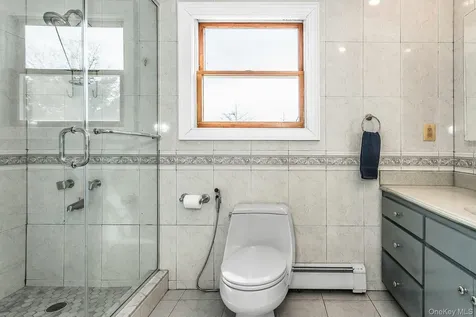 81-43 262nd Street Glen Oaks NY 11004