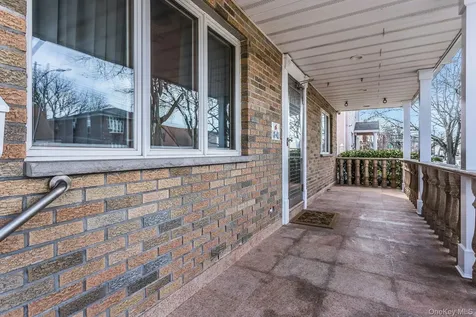 81-43 262nd Street Glen Oaks NY 11004
