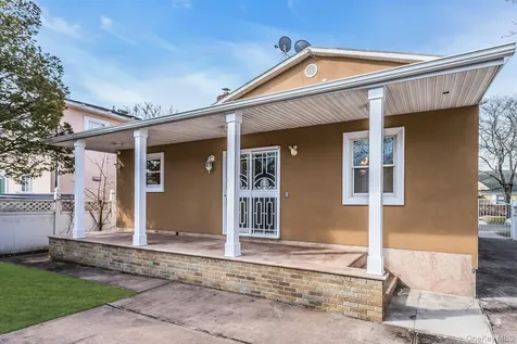 81-43 262nd Street Glen Oaks NY 11004