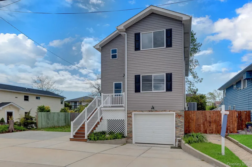 1010 California Place S Island Park NY 11558