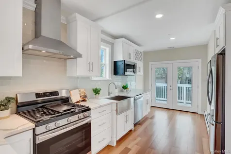 1010 California Place S Island Park NY 11558