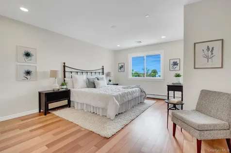 1010 California Place S Island Park NY 11558