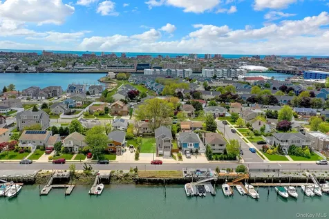 1010 California Place S Island Park NY 11558