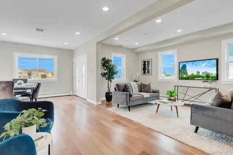 1010 California Place S Island Park NY 11558
