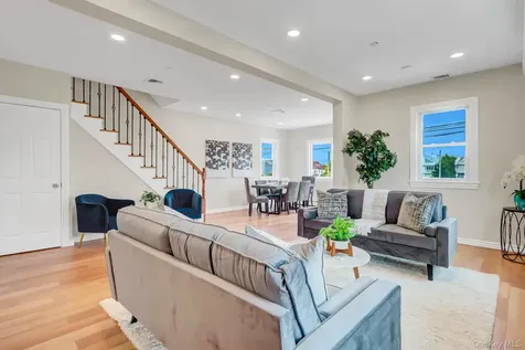 1010 California Place S Island Park NY 11558