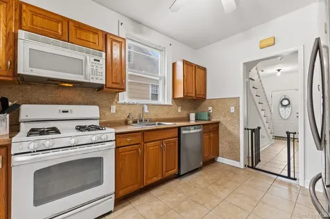 308 Mayflower Avenue New Rochelle NY 10801