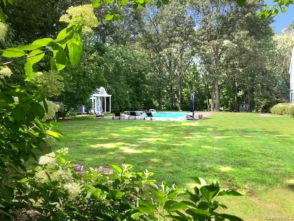 36 Scofield Road Pound Ridge NY 10576