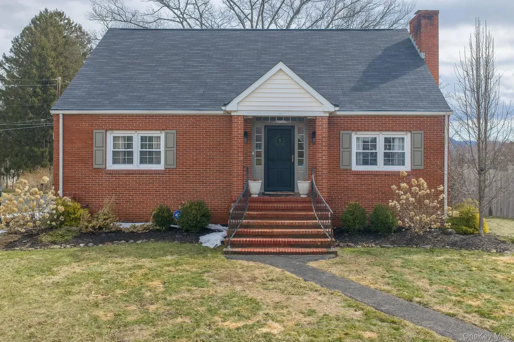 5 Sunrise Terrace New Windsor NY 12553