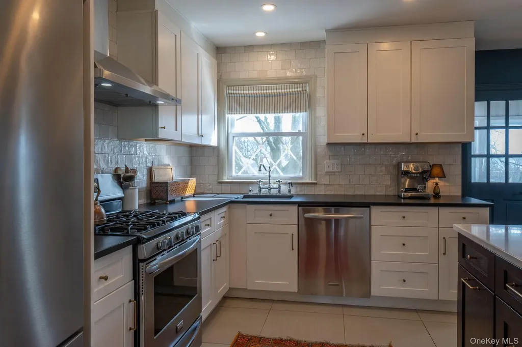 5 Sunrise Terrace New Windsor NY 12553
