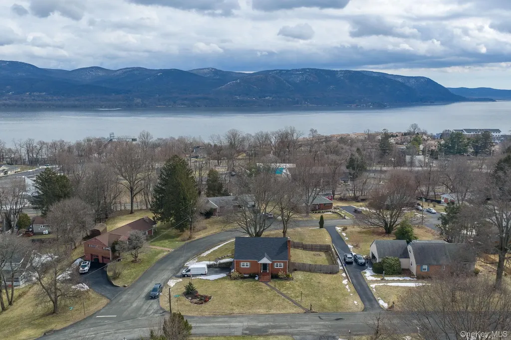 5 Sunrise Terrace New Windsor NY 12553