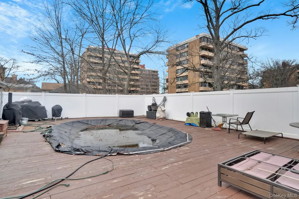 16255 12th Avenue Whitestone NY 11357
