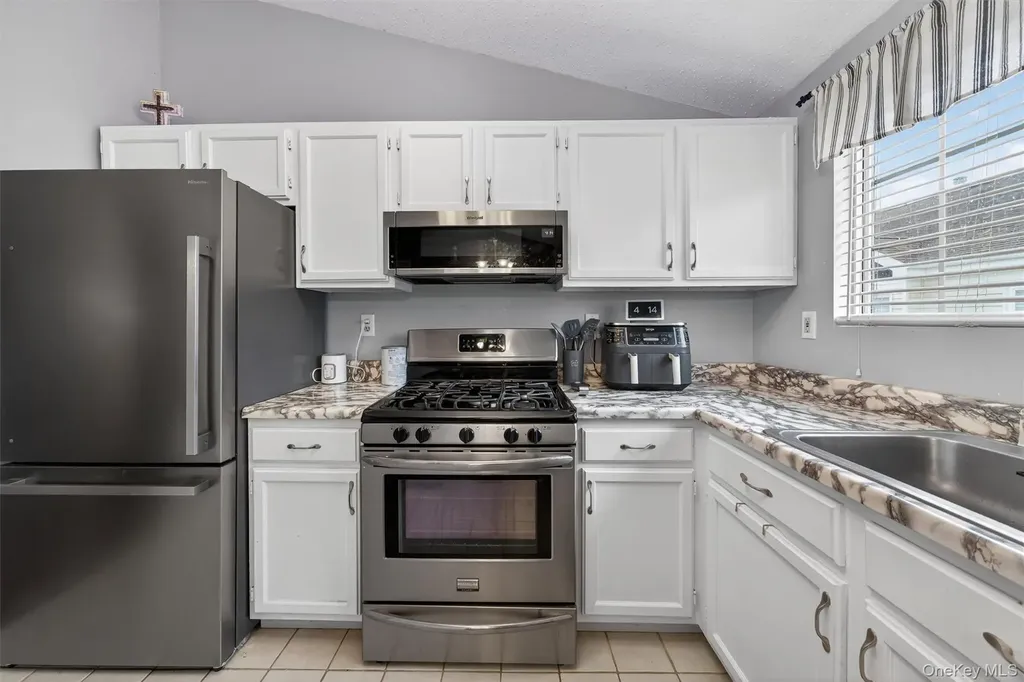 3601 Whispering Hills Chester NY 10918