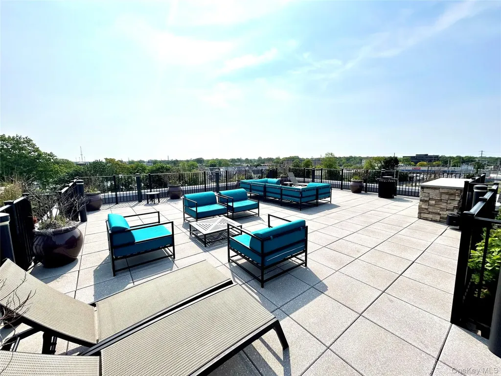 116 Searing Avenue Mineola NY 11501