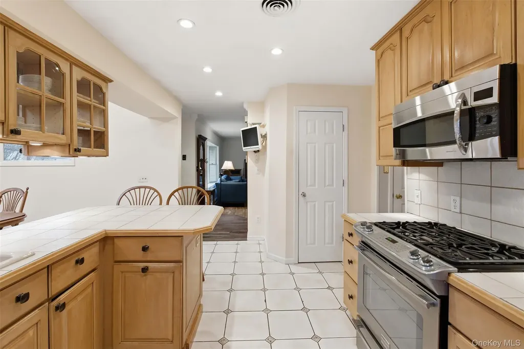 87 Capt Shankey Drive Garnerville NY 10923