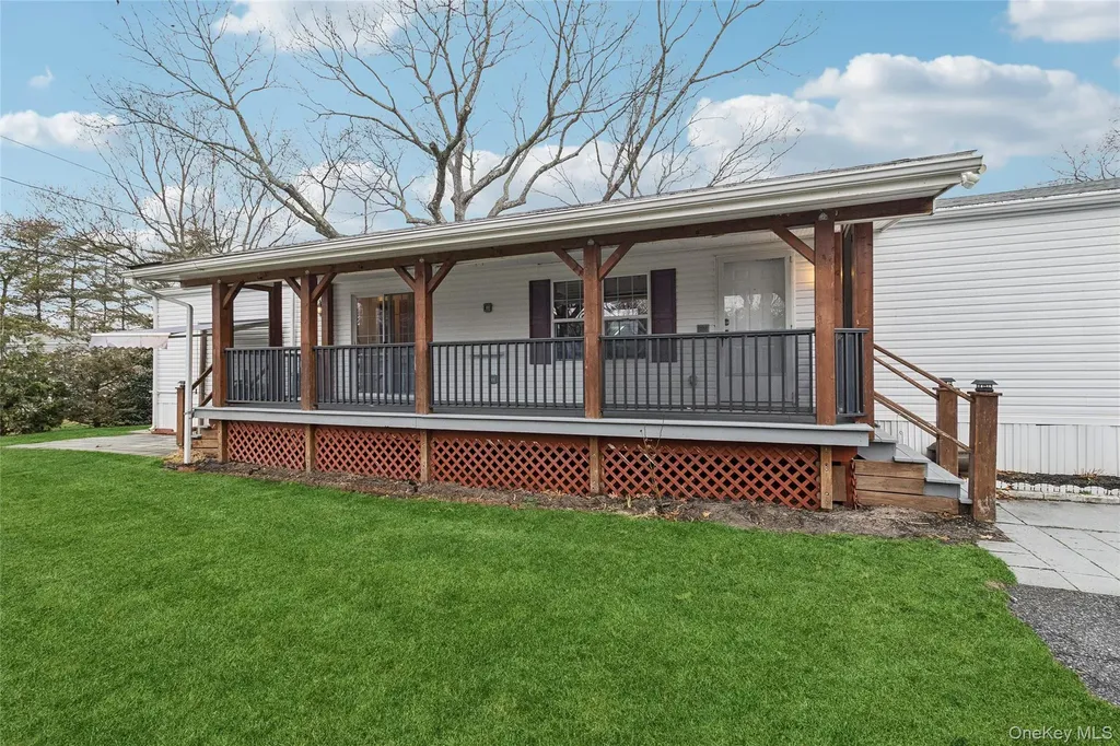 37 Hubbard Avenue #5 Riverhead NY 11901