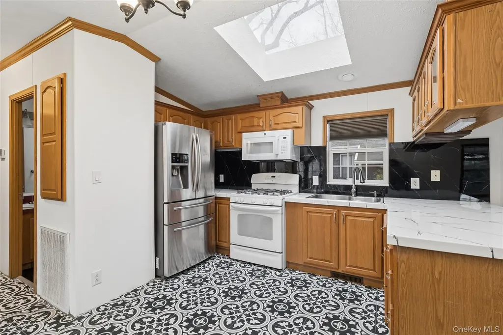 37 Hubbard Avenue #5 Riverhead NY 11901