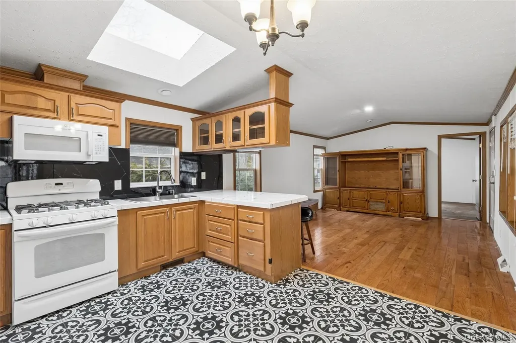 37 Hubbard Avenue #5 Riverhead NY 11901