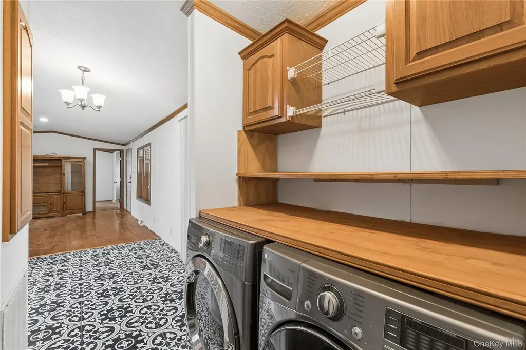 37 Hubbard Avenue #5 Riverhead NY 11901