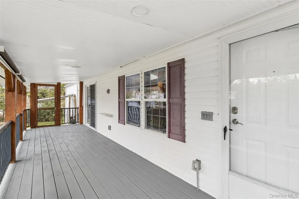 37 Hubbard Avenue #5 Riverhead NY 11901