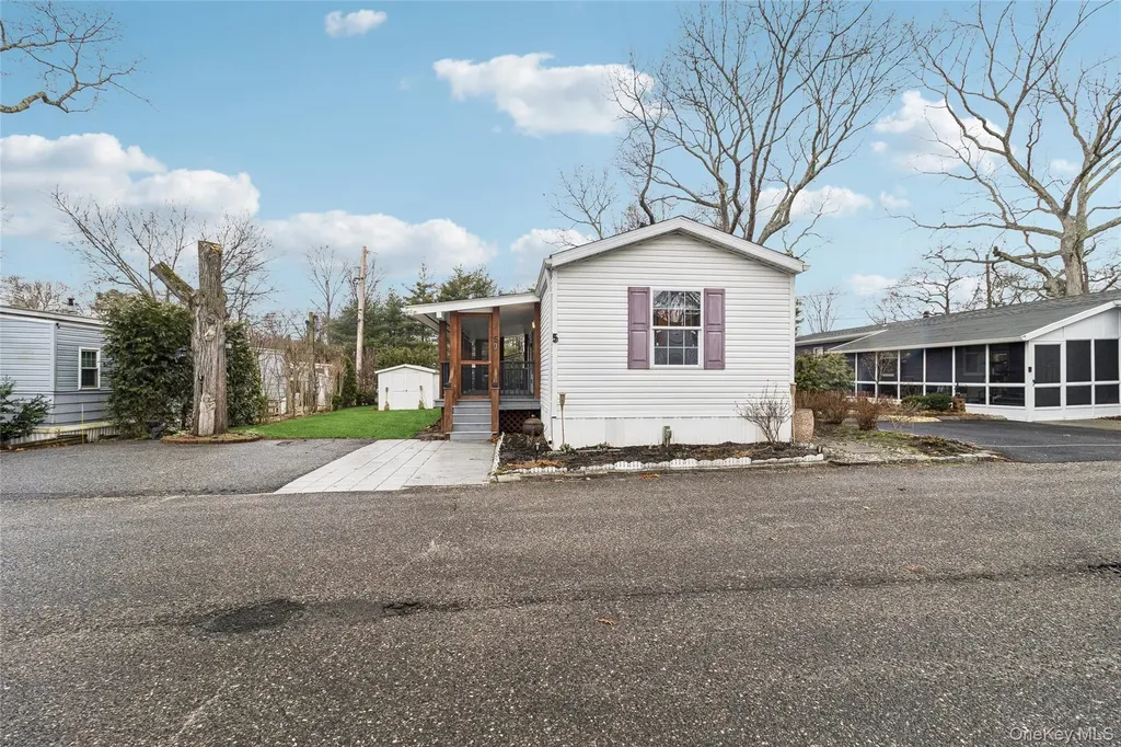 37 Hubbard Avenue #5 Riverhead NY 11901