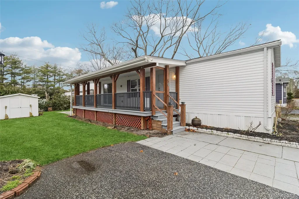 37 Hubbard Avenue #5 Riverhead NY 11901
