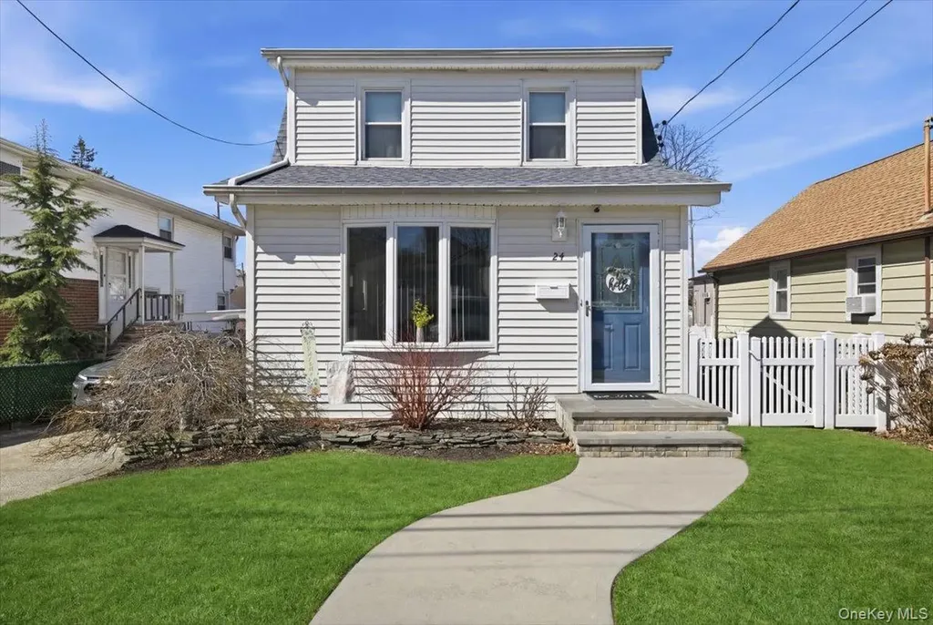 24 Catherine Avenue Franklin Square NY 11010