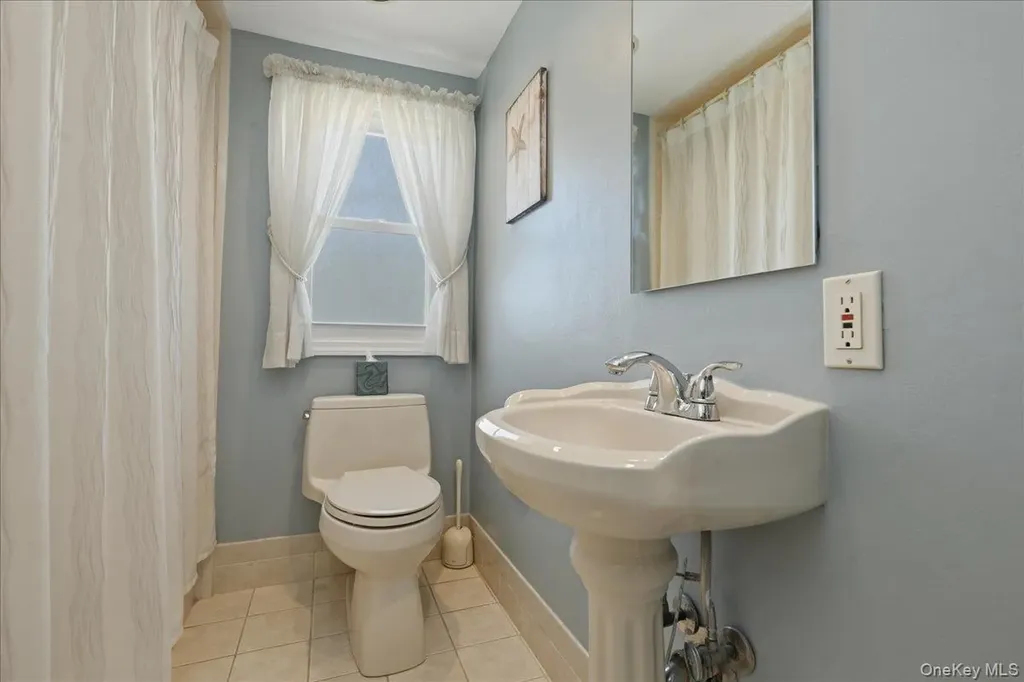 24 Catherine Avenue Franklin Square NY 11010