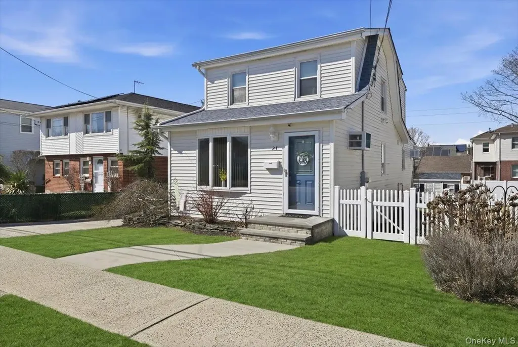 24 Catherine Avenue Franklin Square NY 11010