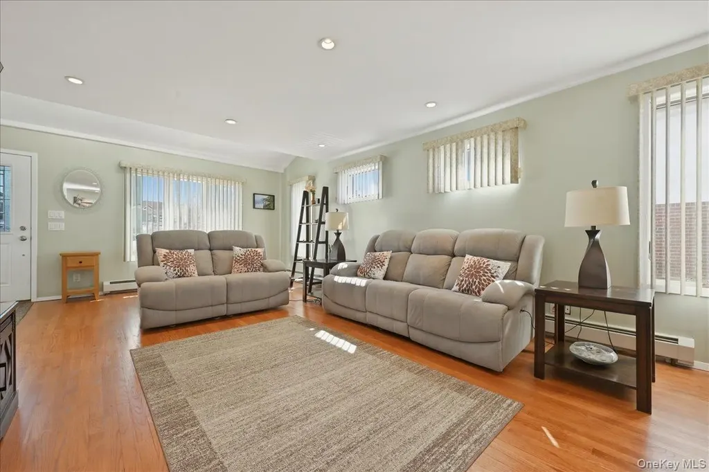 24 Catherine Avenue Franklin Square NY 11010