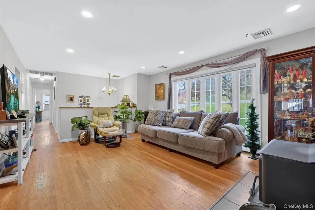 81 Brandy Lane Wappingers Falls NY 12590
