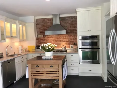 95 Rockland Road Sparkill NY 10976