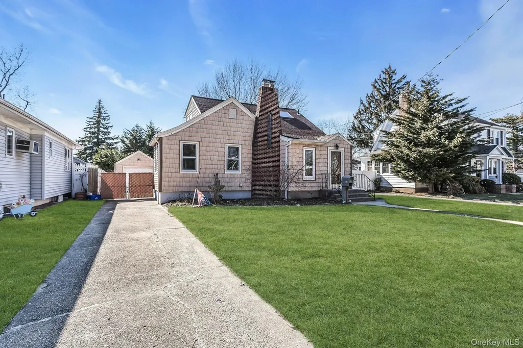 306 Park Avenue Freeport NY 11520