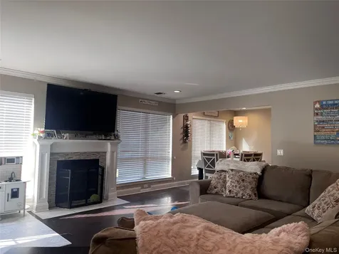 35 Vista Drive S Manorville NY 11949