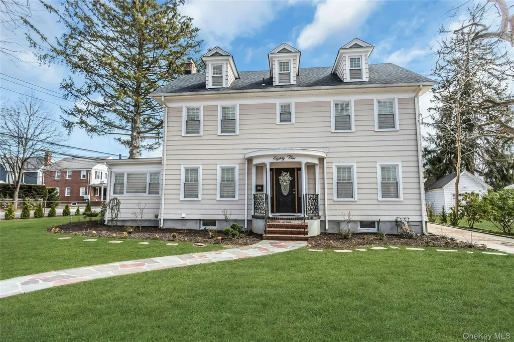 85 Violet Avenue Floral Park NY 11001