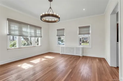 85 Violet Avenue Floral Park NY 11001