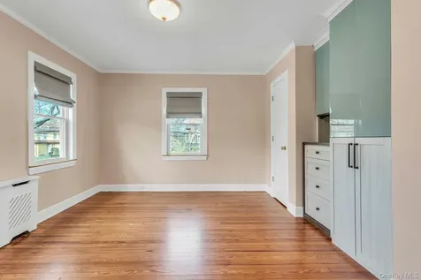 85 Violet Avenue Floral Park NY 11001