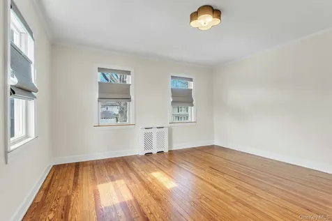 85 Violet Avenue Floral Park NY 11001