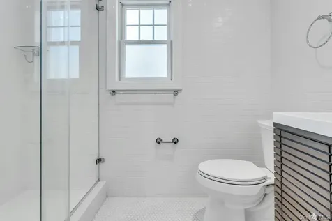 85 Violet Avenue Floral Park NY 11001