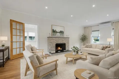 85 Violet Avenue Floral Park NY 11001