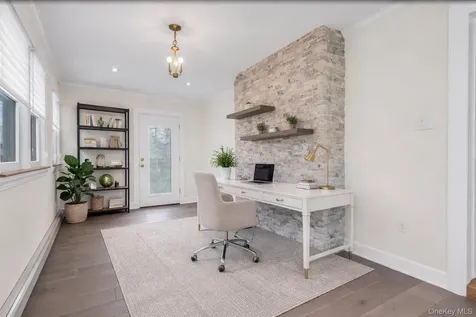 85 Violet Avenue Floral Park NY 11001