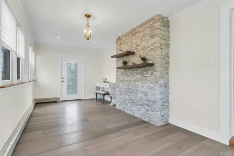 85 Violet Avenue Floral Park NY 11001