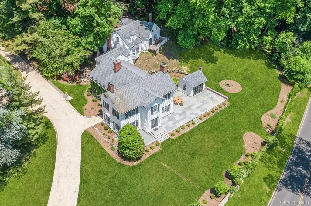 15 Lloyd Harbor Road Lloyd Harbor NY 11743