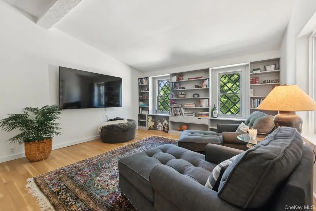 15 Lloyd Harbor Road Lloyd Harbor NY 11743