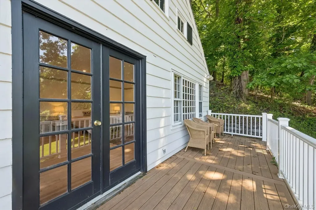 15 Lloyd Harbor Road Lloyd Harbor NY 11743